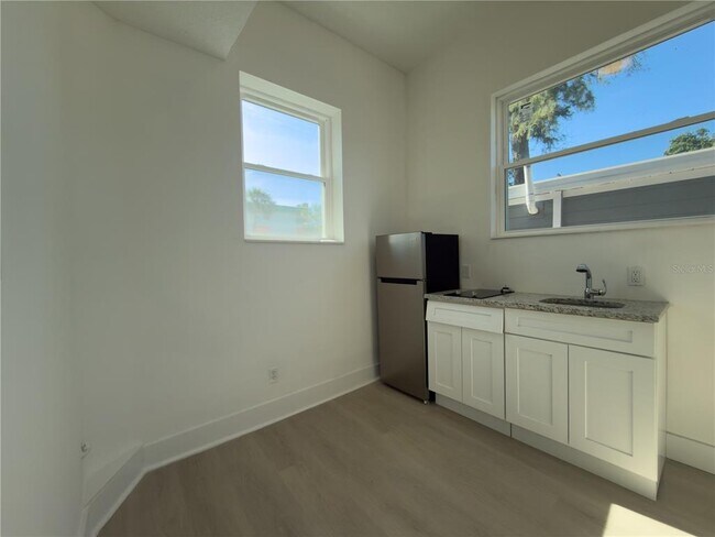 Photo - 401 E Columbus Dr Unit 3