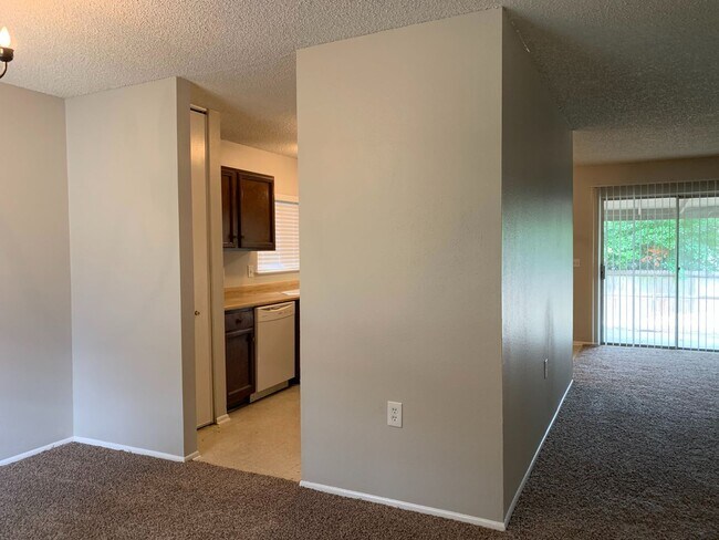 Photo - NICE 3 BEDROOM IN NORTH EAST ISD - EASY ACCESS TO RANDOLPH AFB, FT. SAM, 1604, 35, & SHOPPING