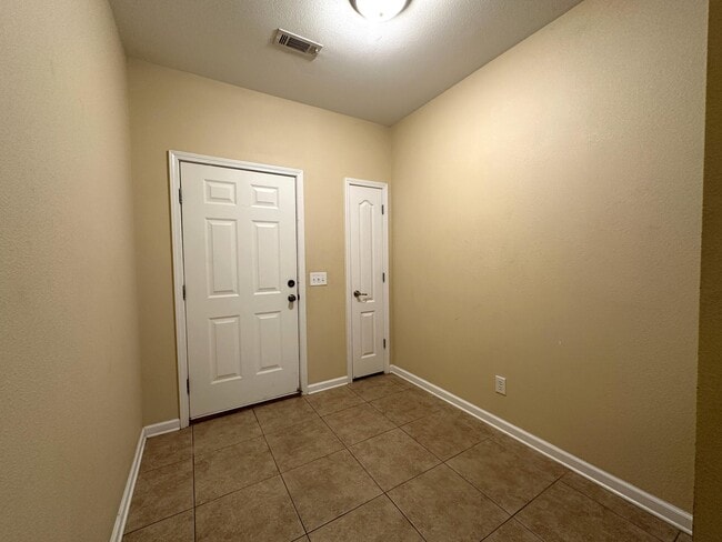 Photo - 154 Iron Horse Dr E