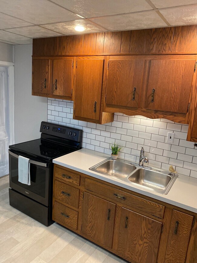Photo - 260 S 6th St