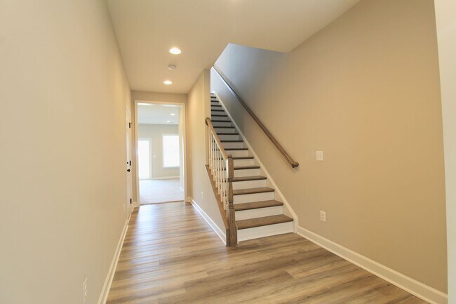 Photo - 3 bedroom town home with a finished basement and garage located in popular Preston Lakes