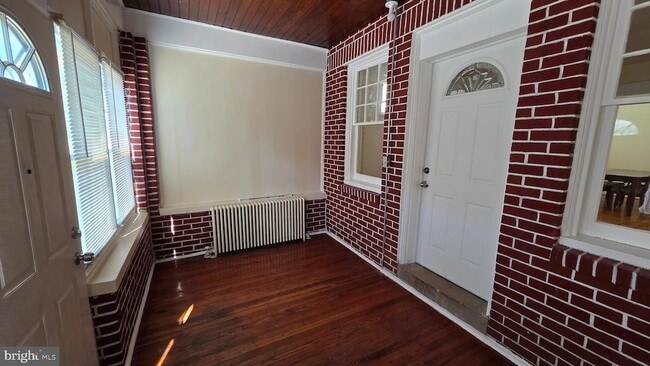 Photo - 5725 N Lawrence St