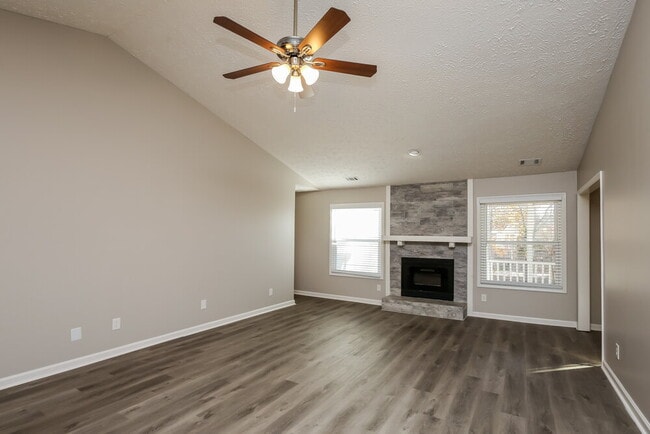 Photo - 923 River Rock Dr