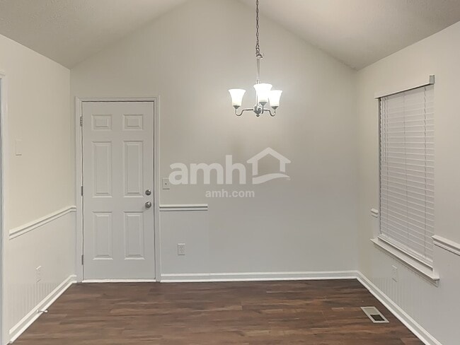 Photo - 2219 Brick Way