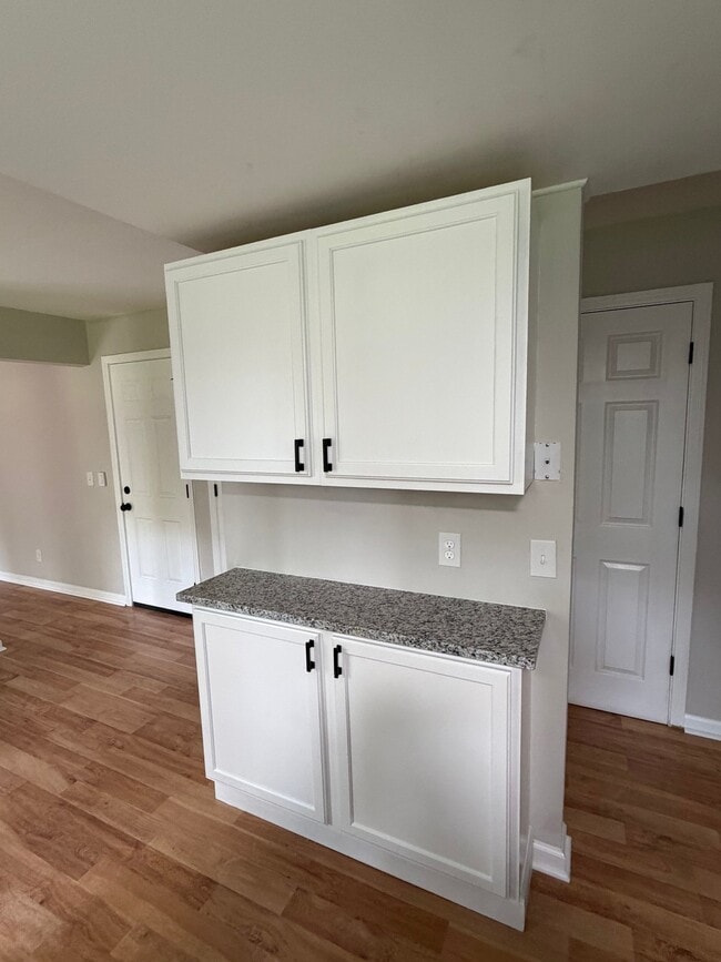 Photo - 1293 Deblin Dr