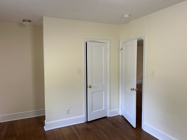 Photo - Fifth Street-311