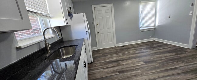 Photo - 818 Coolidge St