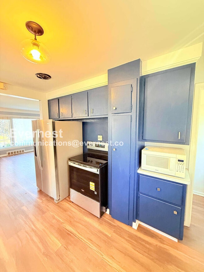 Photo - 165 W Baker Ave