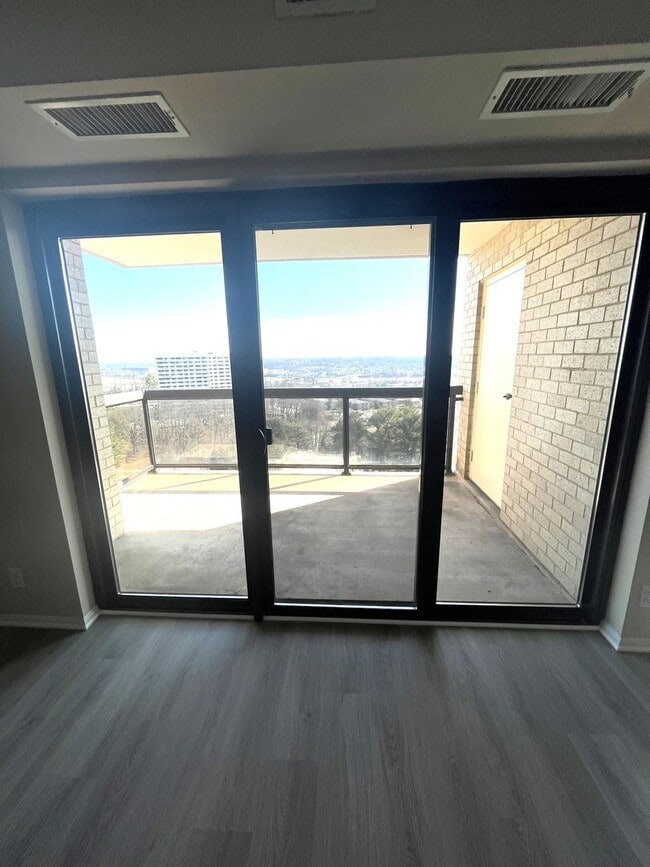 Photo - 203 Yoakum Pkwy Unit 203 Yoakum Parkway #1218