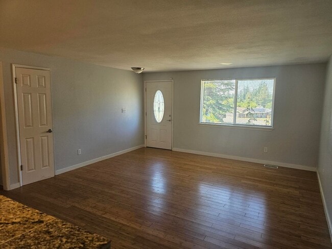 Photo - Cascade Renton area - 3 bedroom 2 bathroom...
