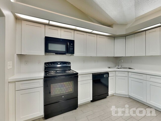 Photo - 1885 Ontario Ct