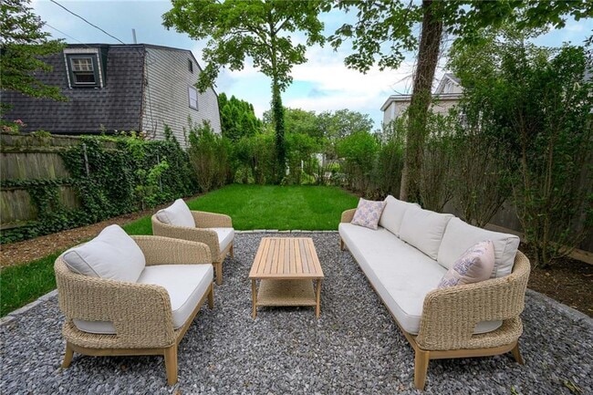 Photo - 461 Spring St