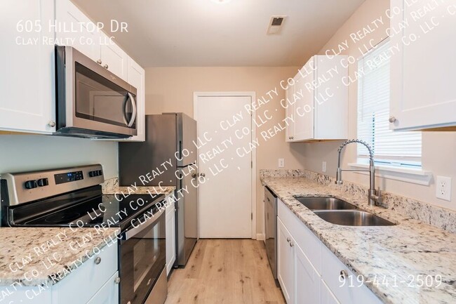 Building Photo - 605 Hilltop Dr
