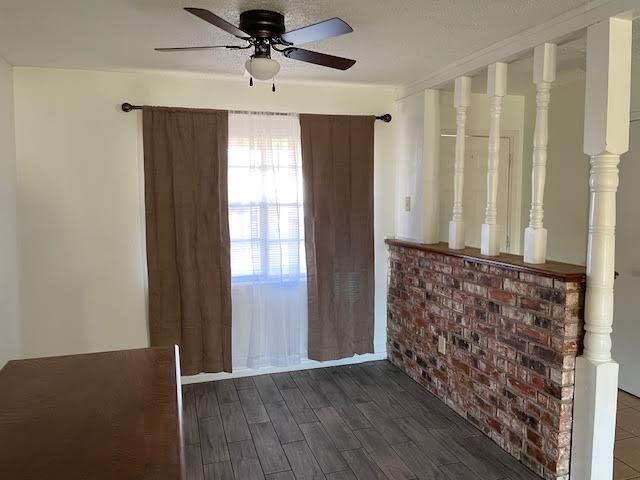 Photo - 902 Willowbrook St