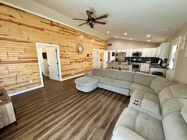 Photo - 813 Eaton Hollow Rd SW