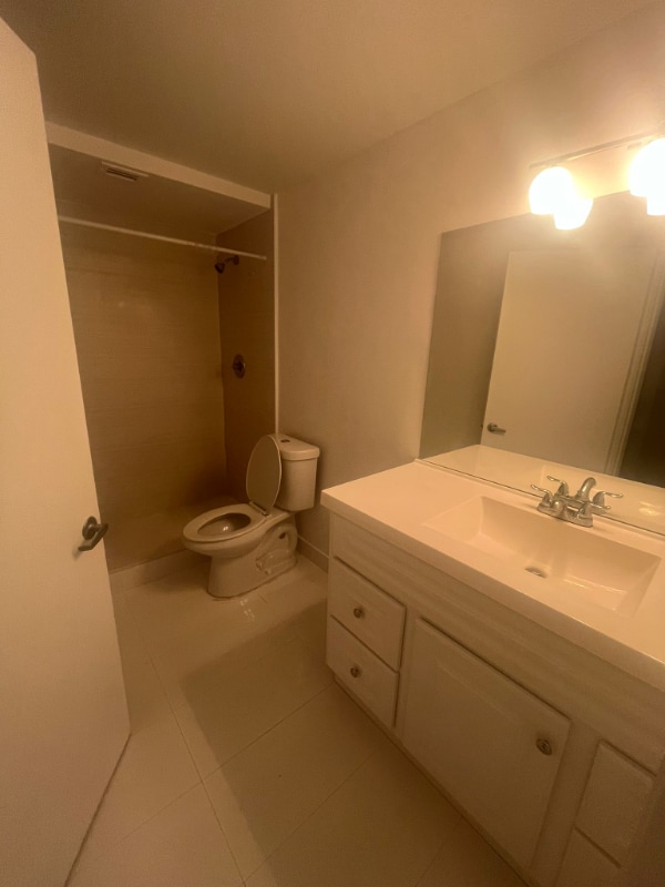 Photo - 8290 Lake Dr
