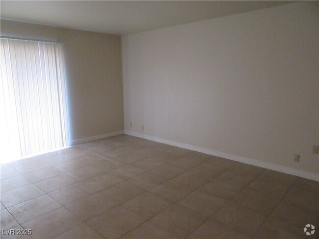 Building Photo - 4954 River Glen Dr Unit 123 Rental