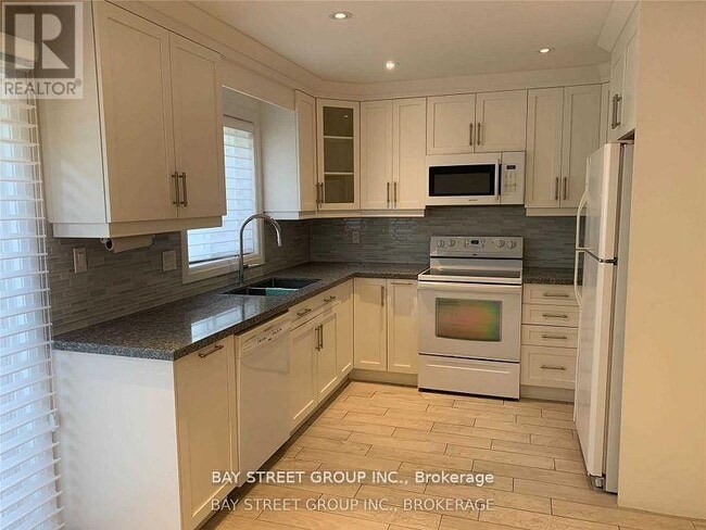 Photo - 615 Summer Park Crescent