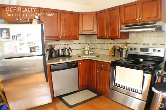 Building Photo - 1841 Bainbridge St Unit 2 Rental