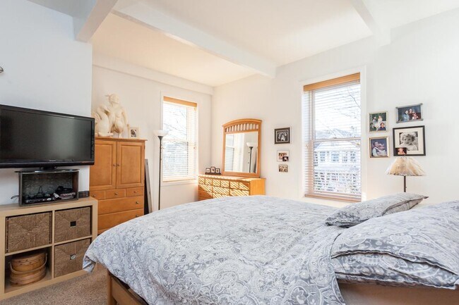 Photo - 2 bedroom in Chicago IL 60640 Unit 2