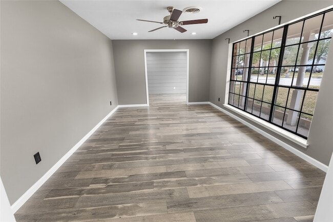 Photo - 302 Shadow Creek Dr