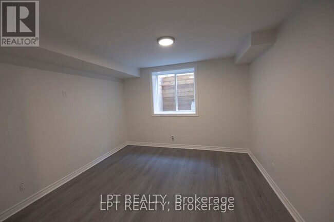 Photo - 27 Rockcress Gardens