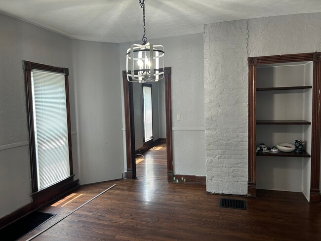 Photo - 921 N Hamilton Ave