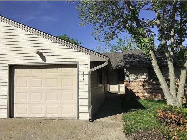 Building Photo - 477 Foxfire Dr Unit 477 Foxfire Dr.