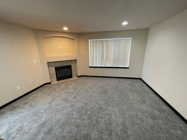 Photo - Extremely Gorgeous 3 Bedroom Home for Rent in Lynnwood