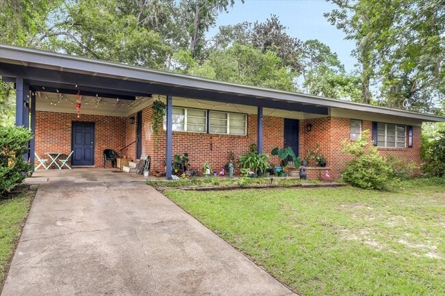 Photo - 1612 Hasosaw Nene