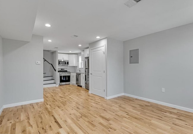 Building Photo - 410 Diamond St Unit 2