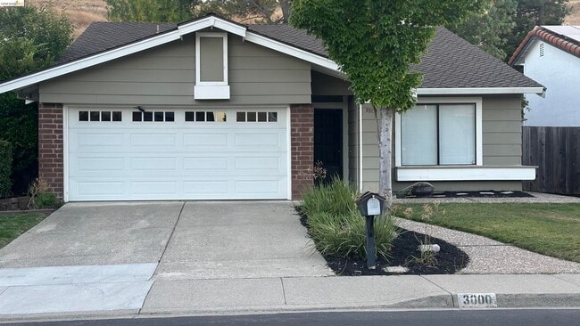 Building Photo - 3000 Sombrero Cir