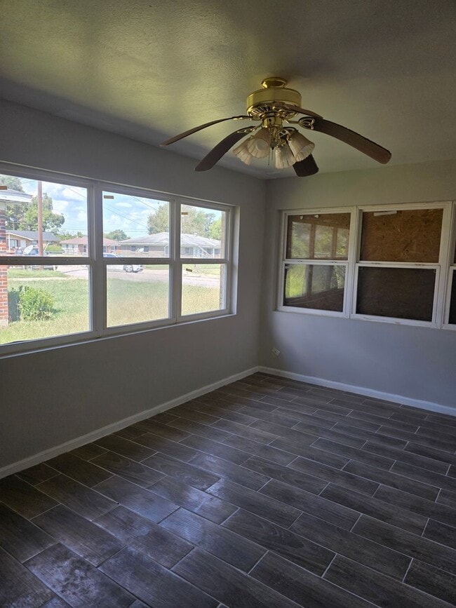 Photo - 3/4 BR  Brick ranch