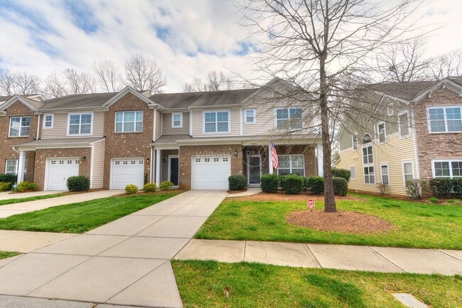 Photo - Big & Nice 3Br/2.5Bth Townhome in Steele C...