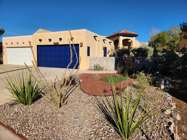 Building Photo - 2050 Pinecone Way