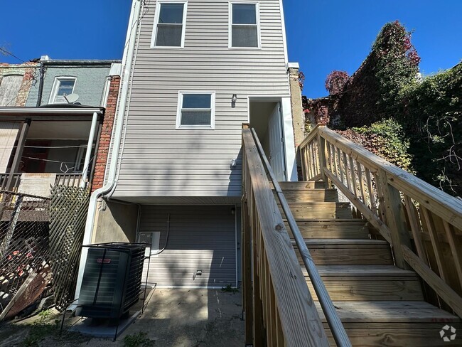 Building Photo - Fully Renovated 3 Bedroom Rental