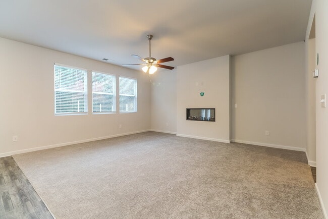 Photo - 151 Hamilton Pointe Dr