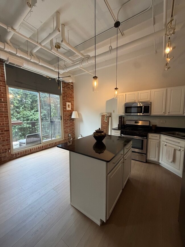 Photo - 1740 N Maplewood Ave