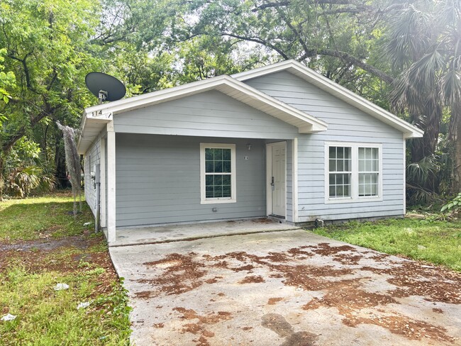Photo - 914 W 19th St Casa