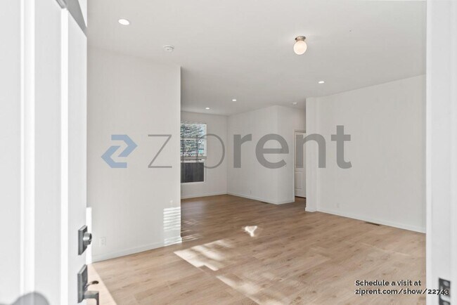 Photo - 1133 Lovell Ave Casa