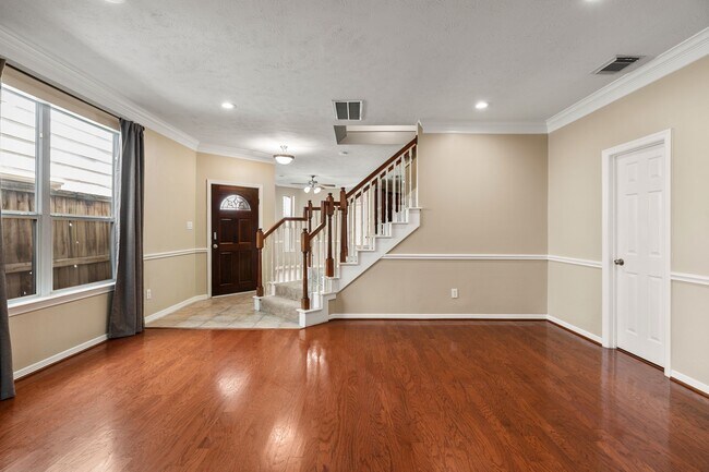 Photo - 4223 Rose St