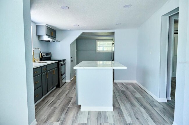 Photo - 3917 E Hanna Ave