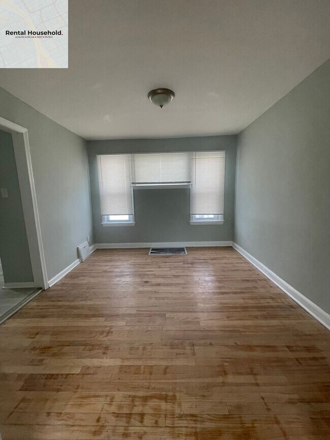 Photo - Spacious 3 Bedroom Home with Fenced Yard-Only $1200 a month