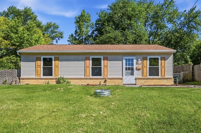 Building Photo - Newly Renovated Three Bed available to rent with move-in special!