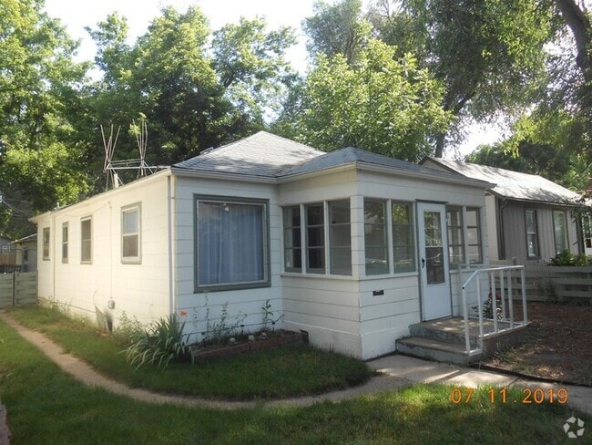Building Photo - Charming 2 Bedroom Home in Old Town Longmont!