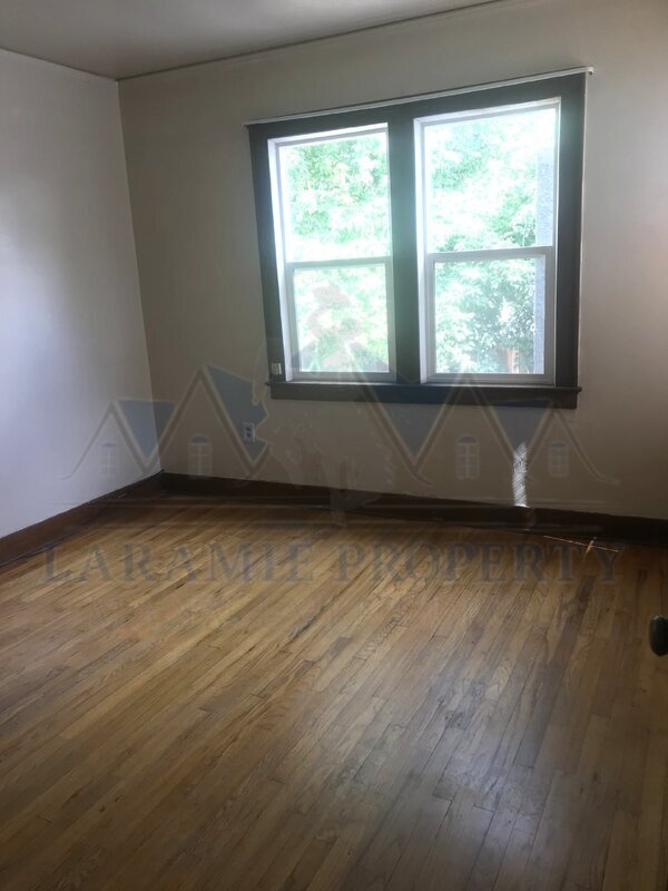 Photo - 515 E Lewis St