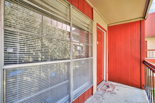 3243 Nacogdoches Rd