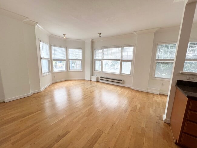 Building Photo - 900 Van Ness Ave Unit 403 Rental