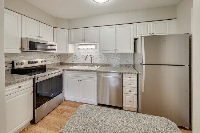 Photo - 613 Central Rd Unidad B7