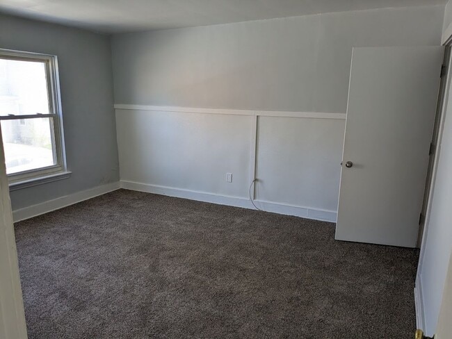 Photo - 92 S Walnut St Unit Apt 2